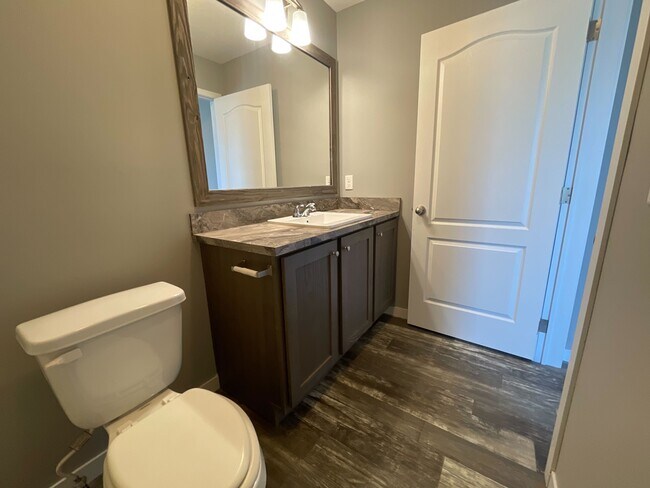 Building Photo - 38033 Ducharme Dr