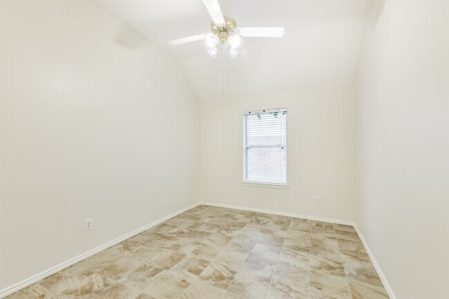 Building Photo - 7718 Trophy Pl Dr