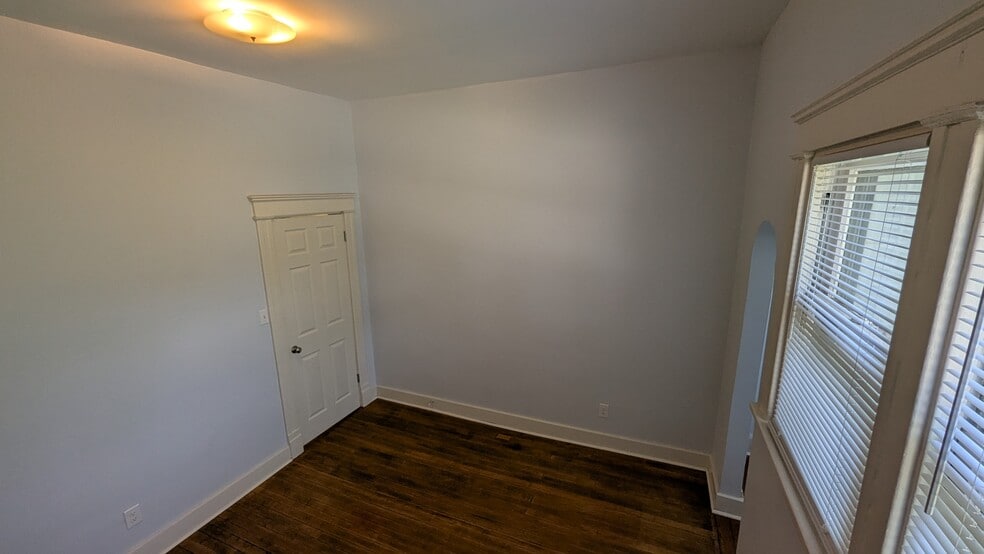 Building Photo - 2257 Scottwood Ave