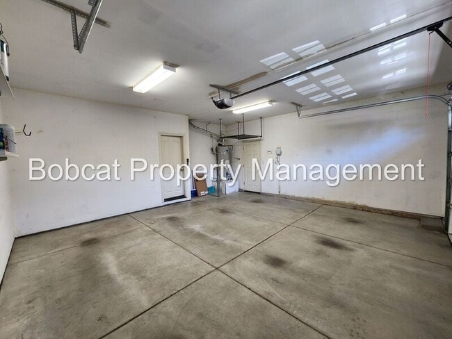 Building Photo - 1240 Flintwood Dr