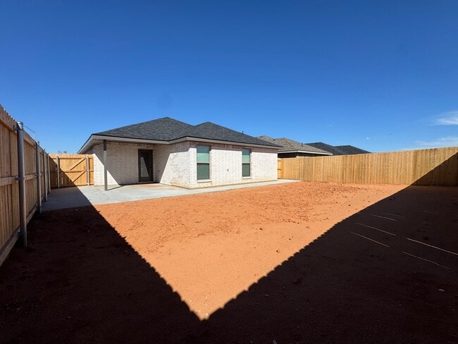 Building Photo - 10300 Pronghorn Rd
