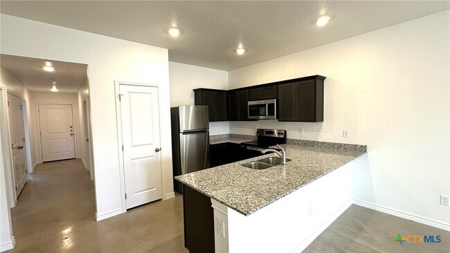 Building Photo - 1209 Lehmann Dr