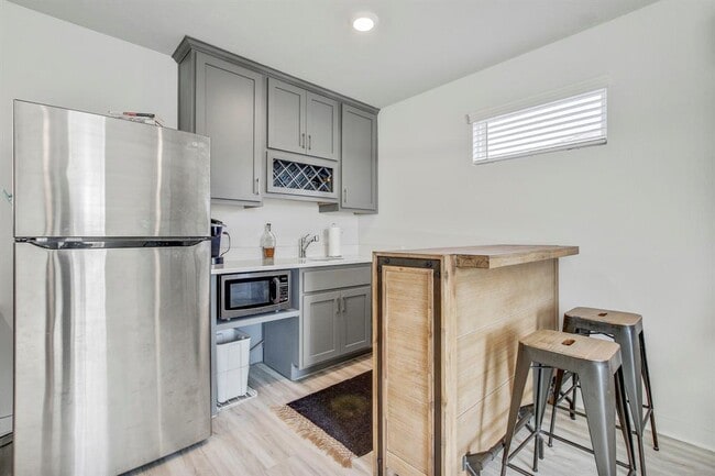 Building Photo - 223 Garner Dr