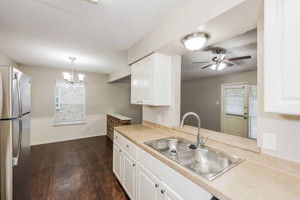 Building Photo - 629 Dawn Dr