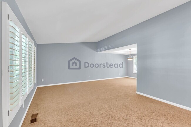 Building Photo - 30 Pony Ct