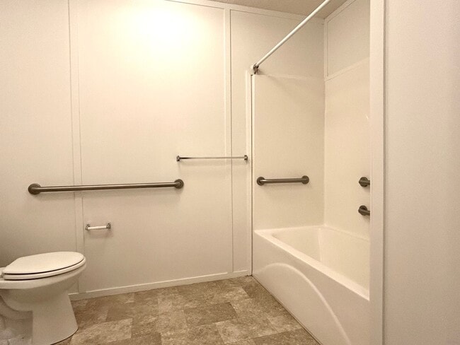 Building Photo - Manufactured House in the Country - Shed Included