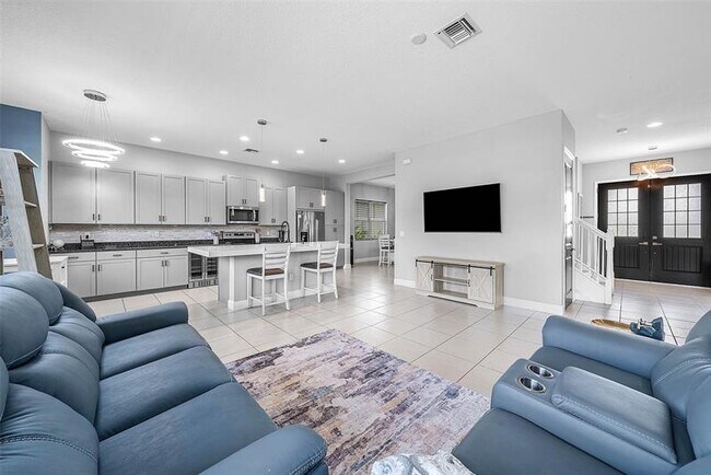 Building Photo - 15406 Goldfinch Cir