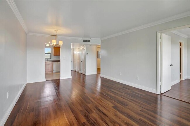 Building Photo - 8225 Sunrise Lakes Blvd