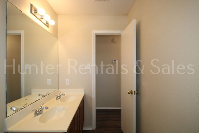 Building Photo - Spacious 4-Bedroom Home in Killeen