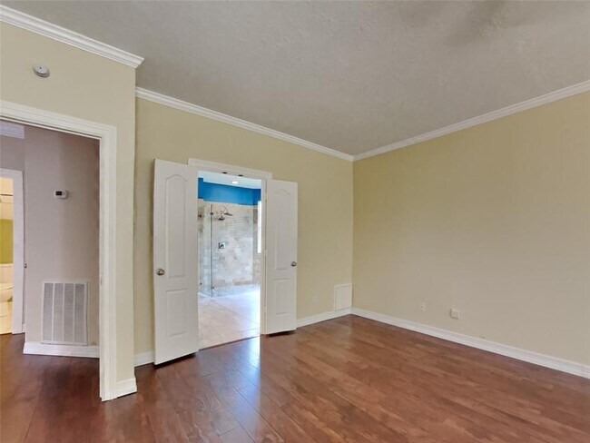 Building Photo - 1306 Silverleaf Dr