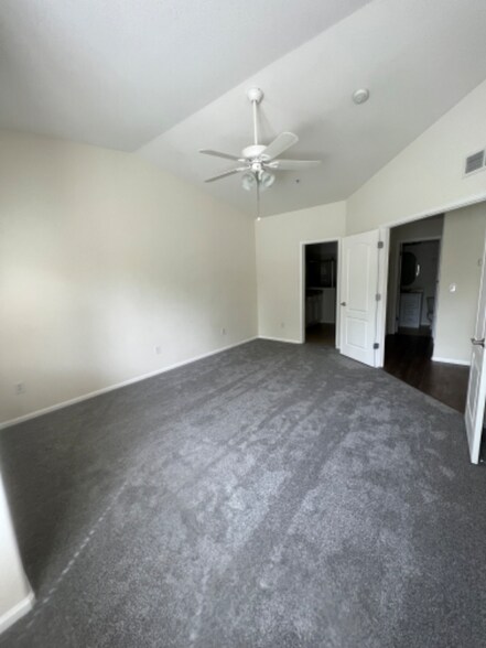 Building Photo - 2307 Calais Dr