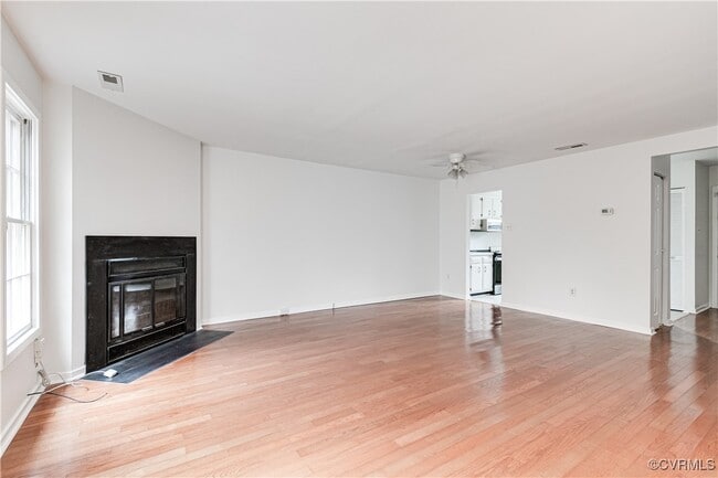 Building Photo - 5543 Forest Hill Ave