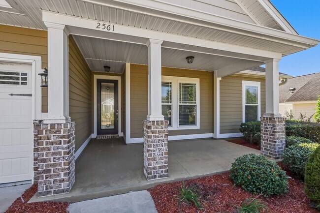 Building Photo - 2561 Lantana Ln