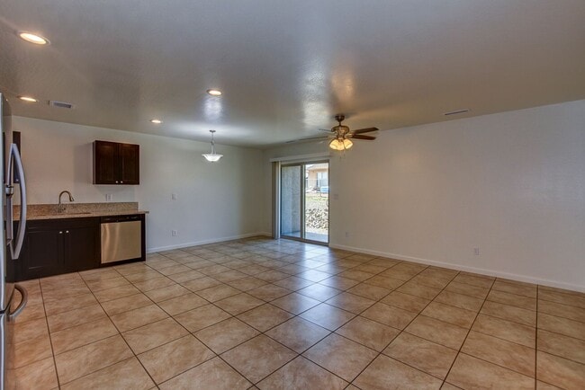 Building Photo - 3850 E Teri Ct