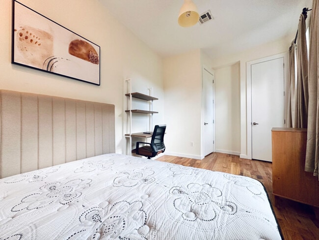 Building Photo - 1417 Bedford Ave