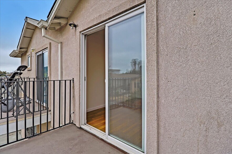 Building Photo - 336 Chesley Ave