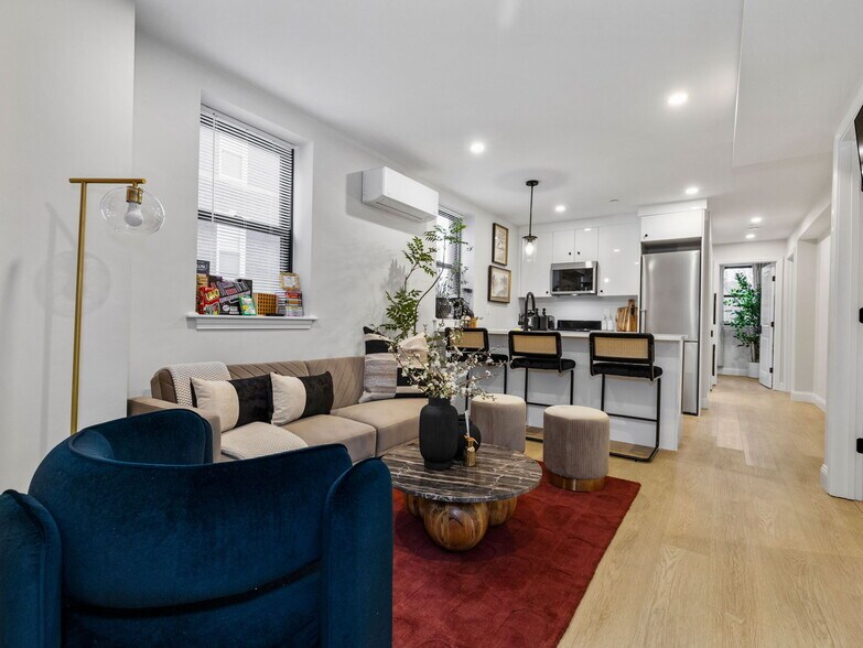 Building Photo - 193 Salem St