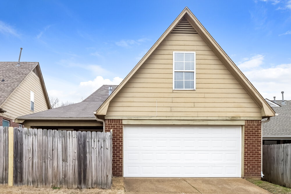 Building Photo - 10215 Morning Hill Dr