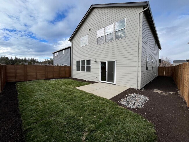 Building Photo - Brand New Construction Across from Park