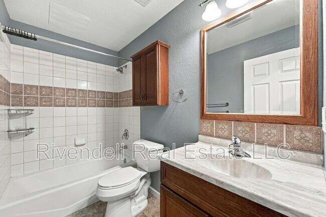 Building Photo - 4483 Applecrest Cir