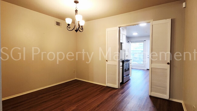 Building Photo - 13607 Flagstone Ln