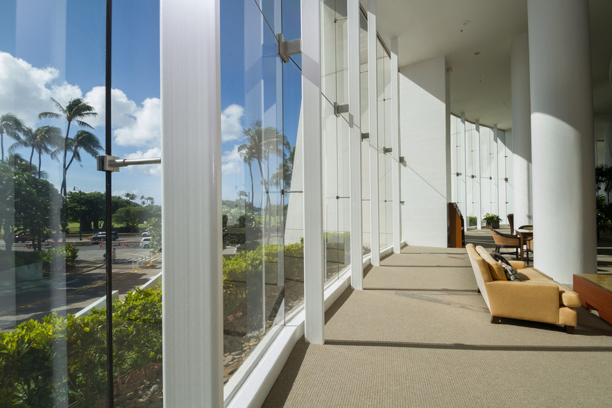 Lobby - 1330 Ala Moana Blvd