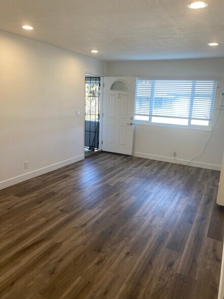Living Room - 990 Helen Ave