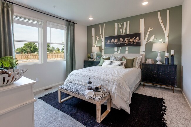 Building Photo - Luxury Condo - Water, Sewer, Basic Internet Included!