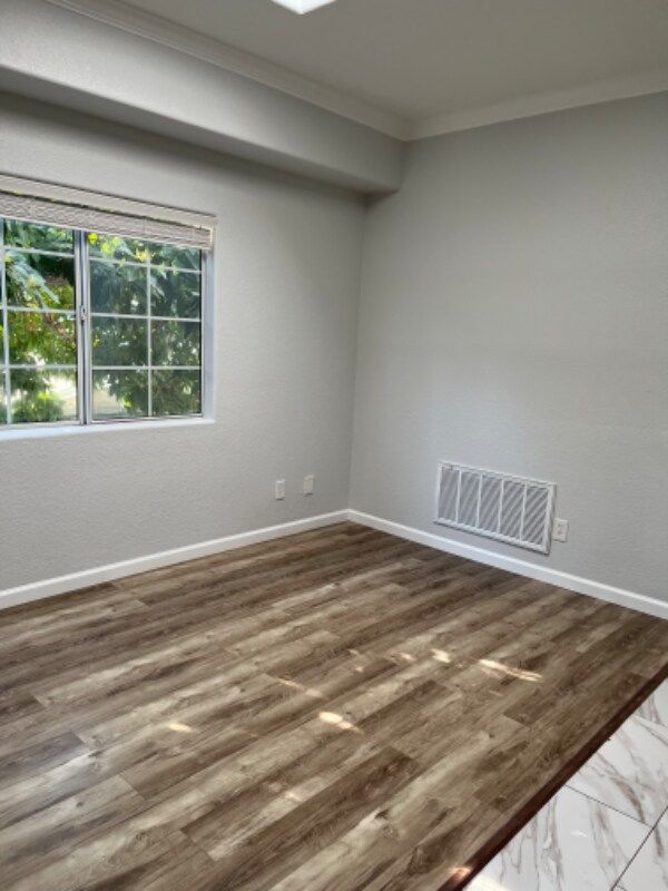 Building Photo - 1072 Laguna Ave