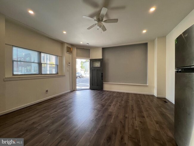 Building Photo - 1600 S LeCount St