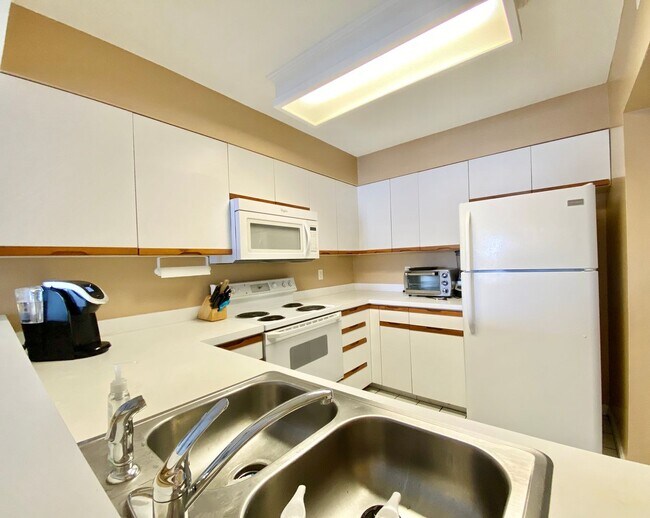 Building Photo - Laurel Villas #105 -3BR/2BA Available for AUGUST 2026 move in!