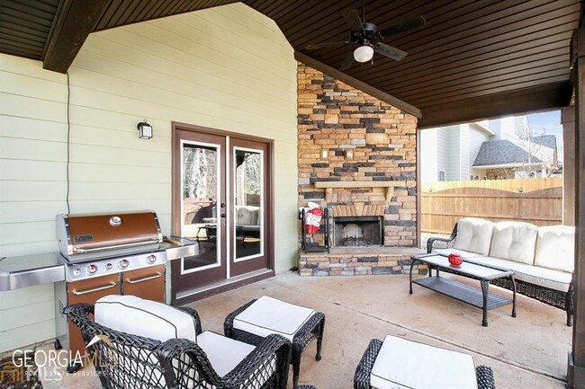 Building Photo - 345 Cliffhaven Cir
