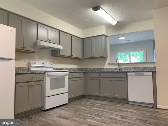 Building Photo - 11149 Thornberry Ct