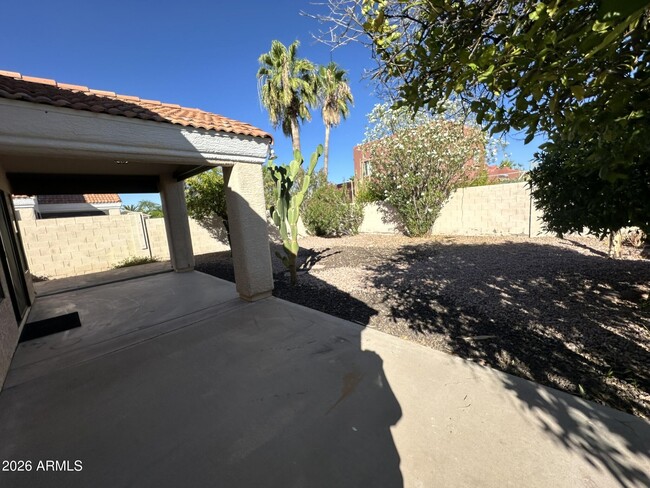 Building Photo - 14462 N Sherwood Dr