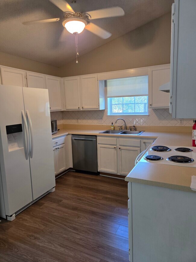 Building Photo - 1953 Gulf Bay Ln