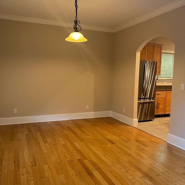 Building Photo - 110 Parkside Dr