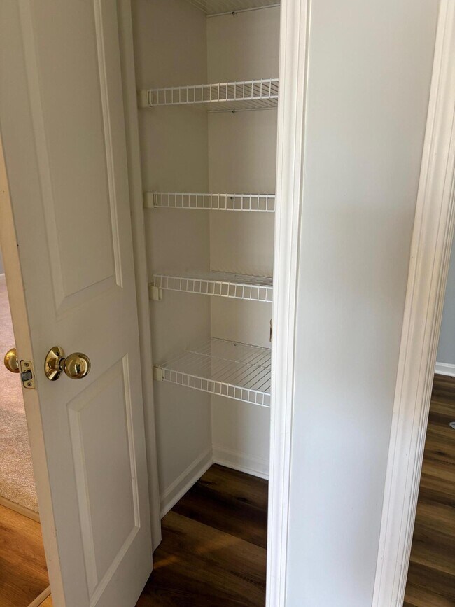 Building Photo - 1005 E Duncan St