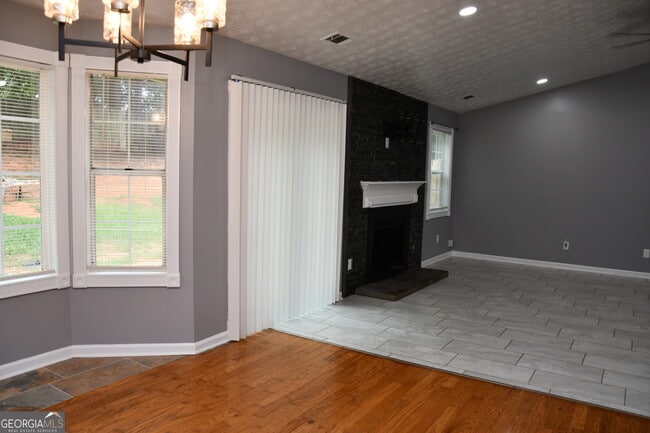 Building Photo - 5932 Homestead Cir