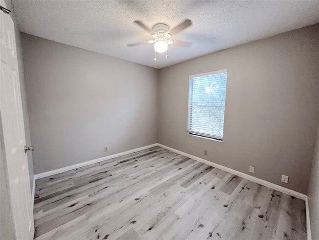 Building Photo - 9900 Hundred Oaks Cir