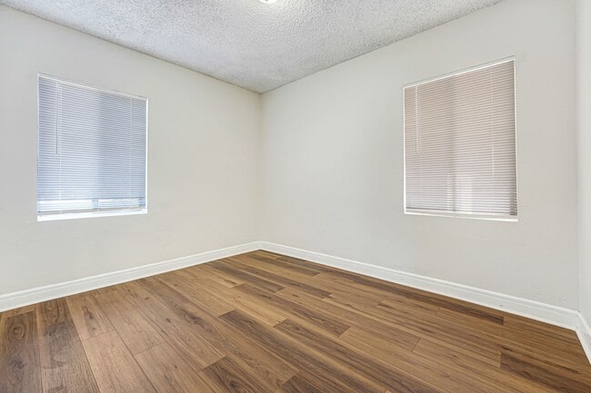 Building Photo - Beautiful SFR 3 BD| 2 Bath