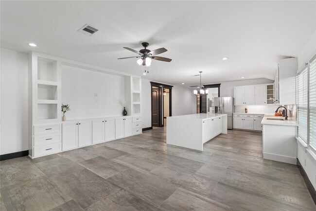 Building Photo - 1244 Rd 5705