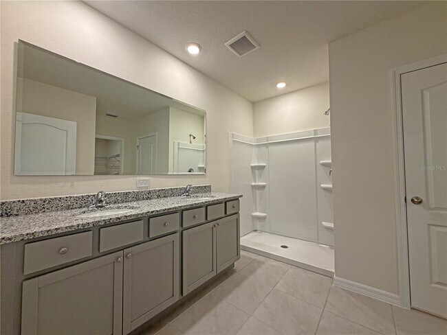 Building Photo - 2230 Lake Preserve Cir