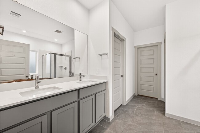 Building Photo - 1107 Lakes Edge Ln