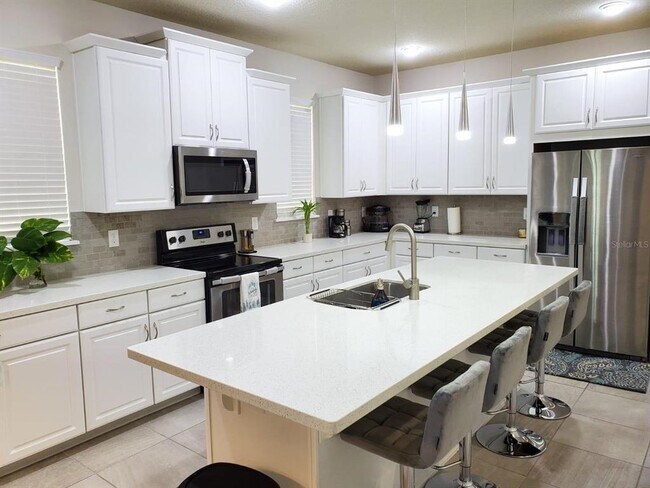 Building Photo - 2516 Annacella Ave