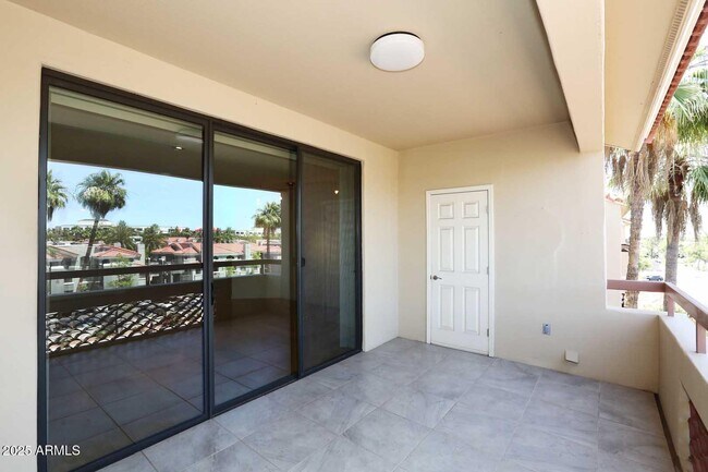 Building Photo - 4200 N Miller Rd