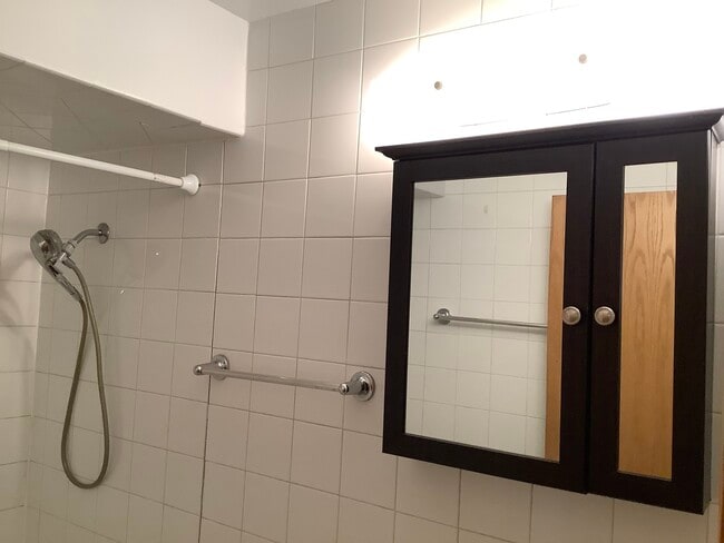 Building Photo - 10402 Moody Ave