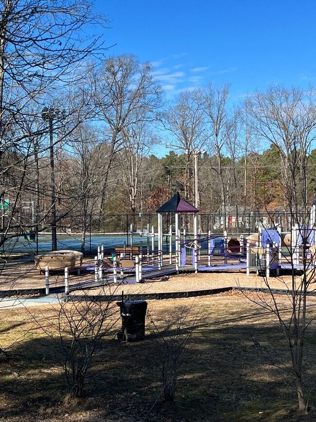 Building Photo - Duke View Apartments