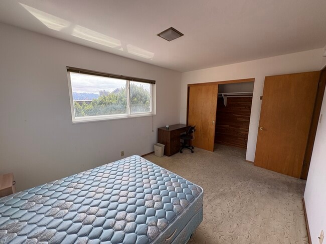 Building Photo - 721 Hillside Ave