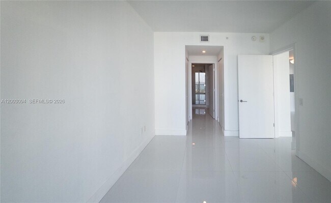 Building Photo - 501 NE 31st St