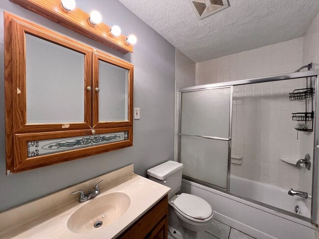 Building Photo - Move in ready!